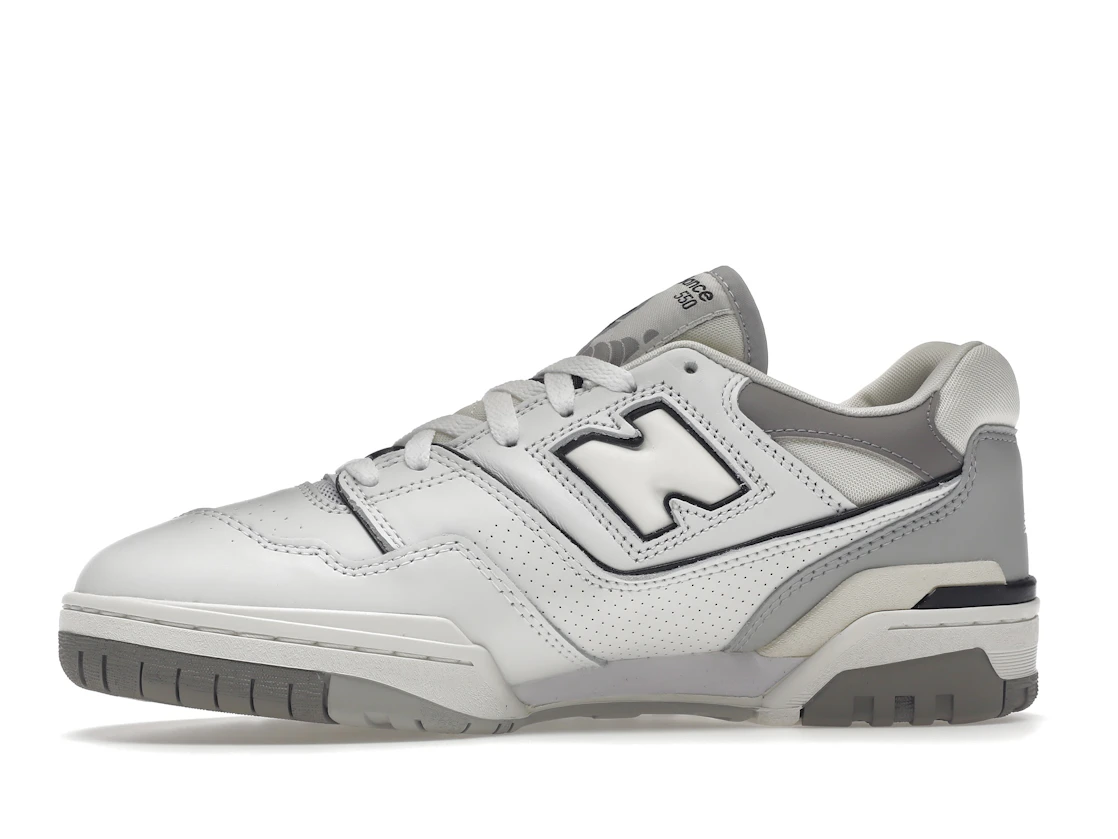 Vue 18 de New Balance 550 Salt and Pepper