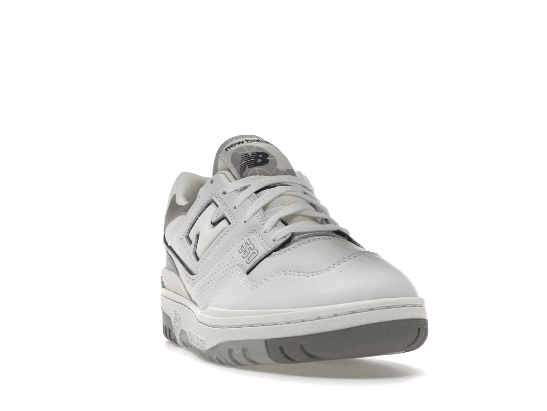 Vue 8 de New Balance 550 Salt and Pepper