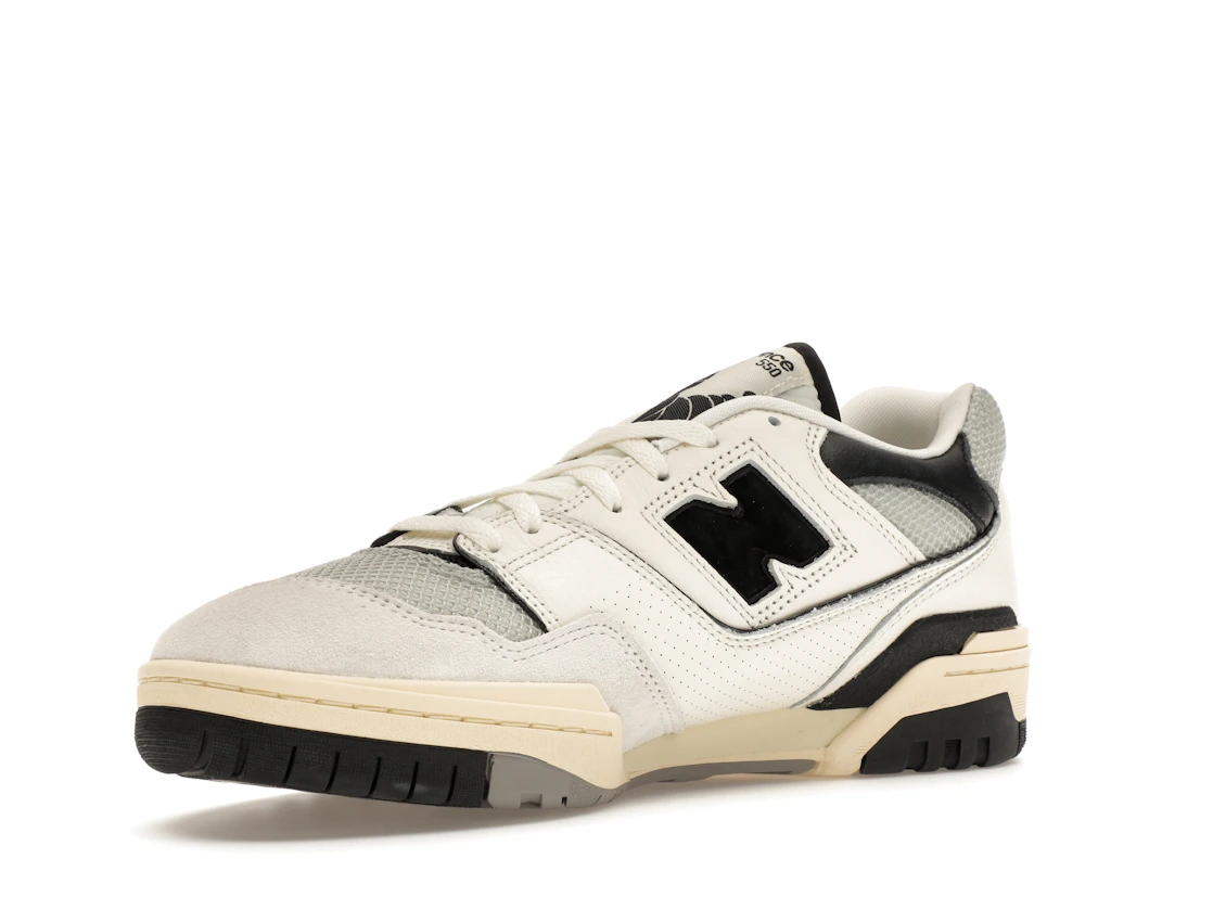 Vue 15 de New Balance 550 Sea Salt Pack Black