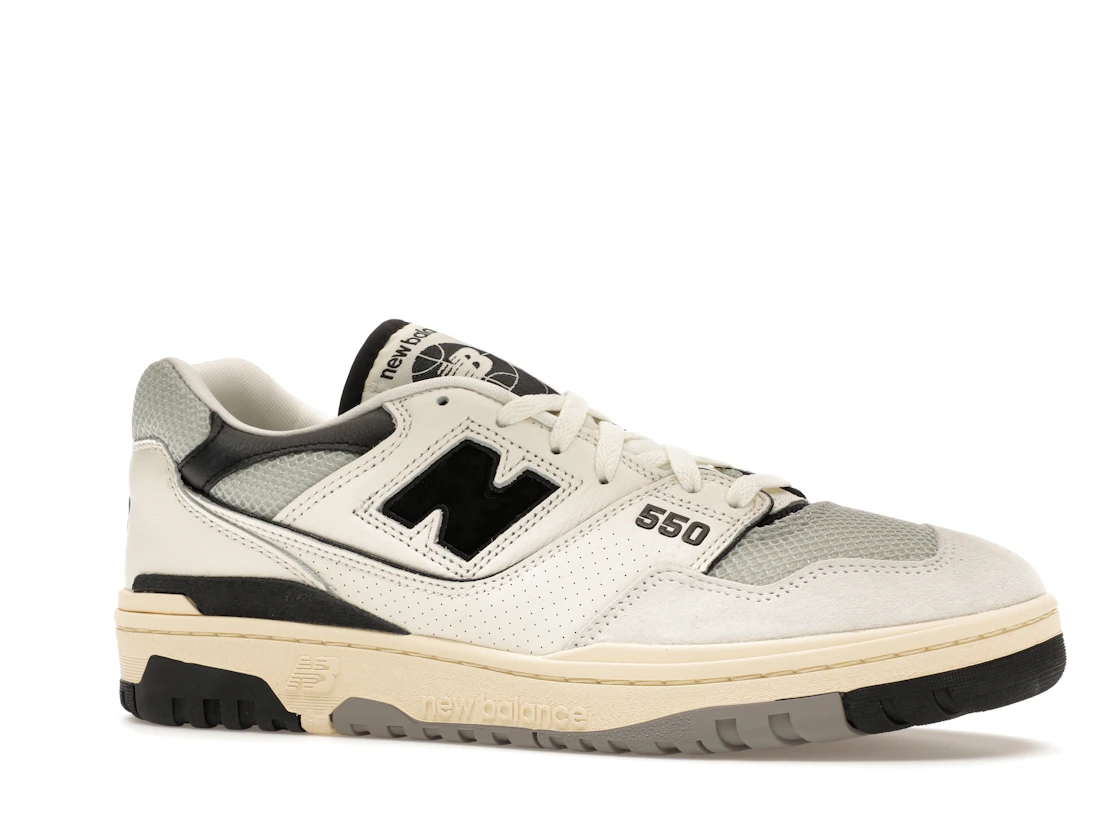 Vue 3 de New Balance 550 Sea Salt Pack Black