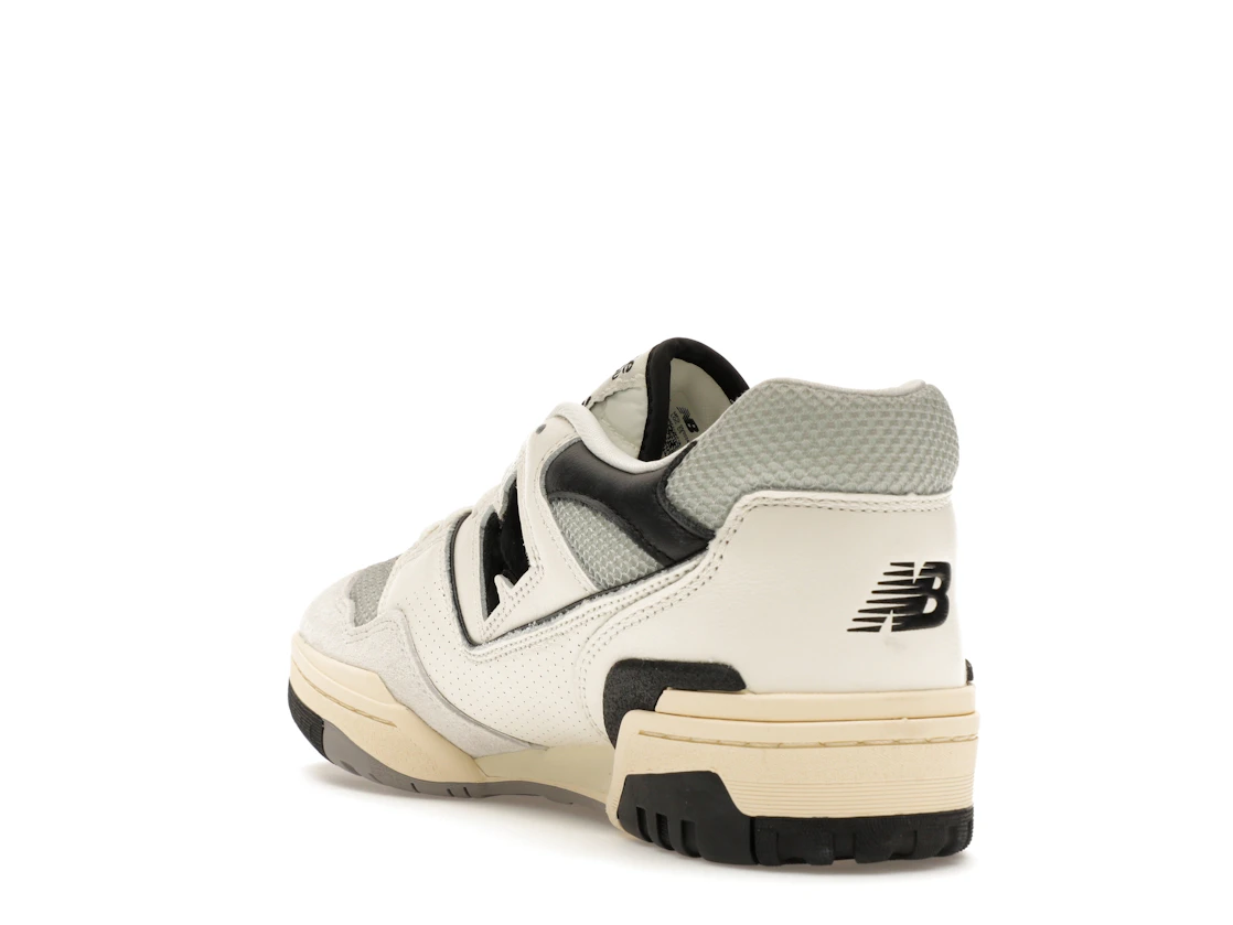 Vue 25 de New Balance 550 Sea Salt Pack Black