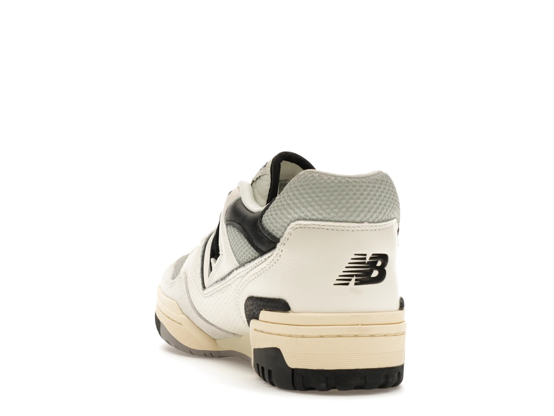 Vue 26 de New Balance 550 Sea Salt Pack Black