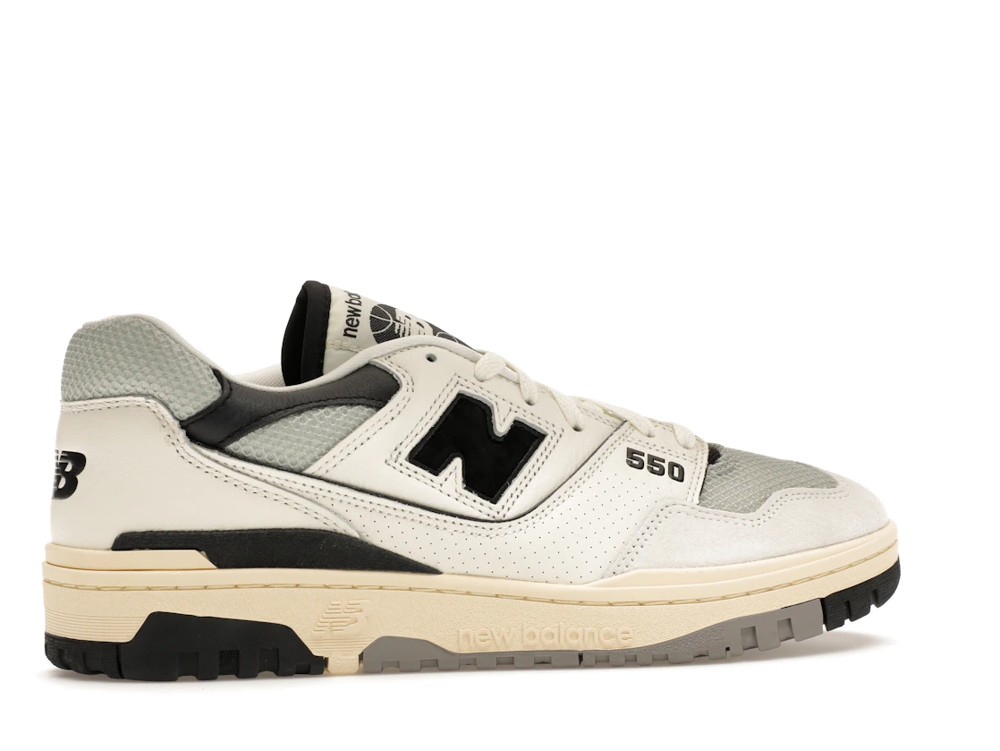 Vue 35 de New Balance 550 Sea Salt Pack Black