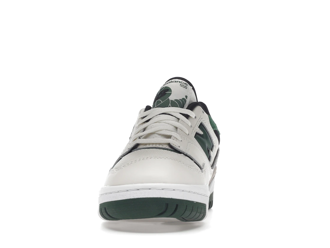 Vue 11 de New Balance 550 Sea Salt Pine Green