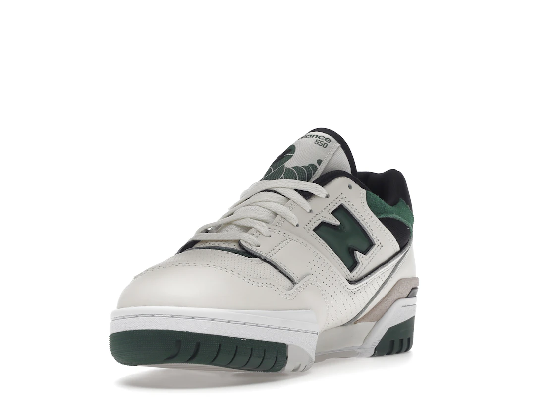 Vue 13 de New Balance 550 Sea Salt Pine Green