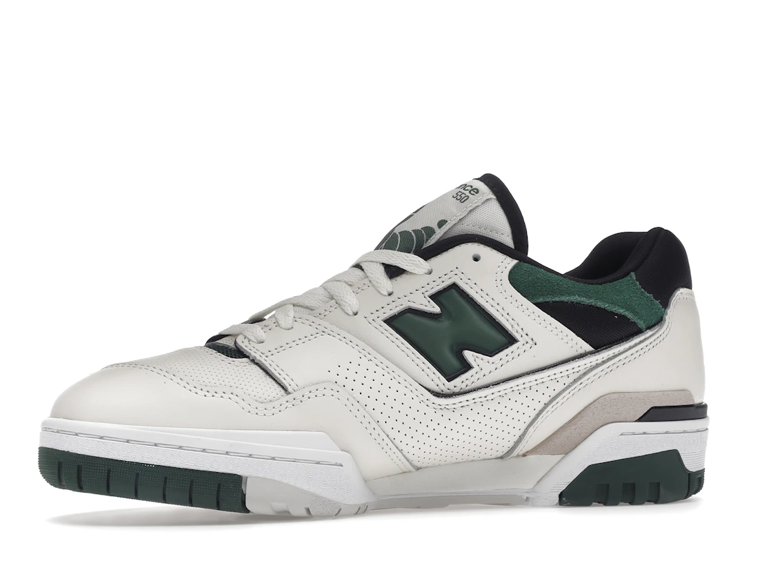 Vue 17 de New Balance 550 Sea Salt Pine Green
