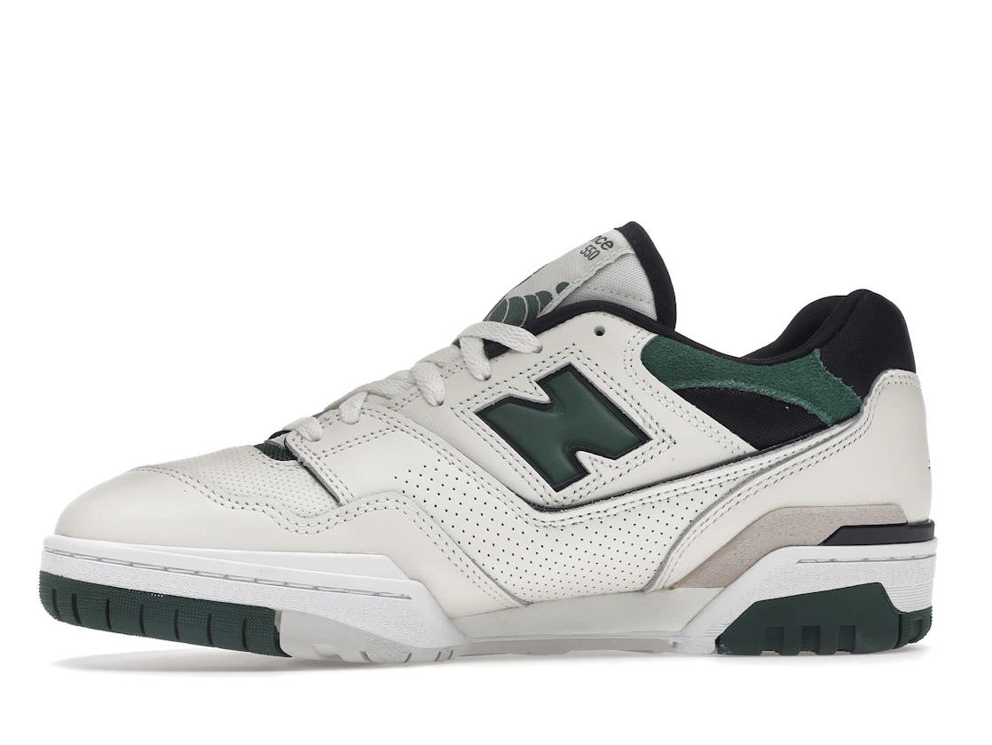 Vue 18 de New Balance 550 Sea Salt Pine Green