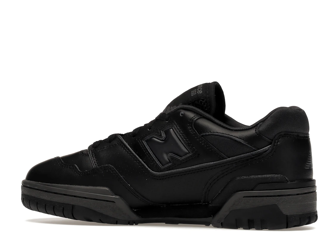 Vue 21 de New Balance 550 Triple Black