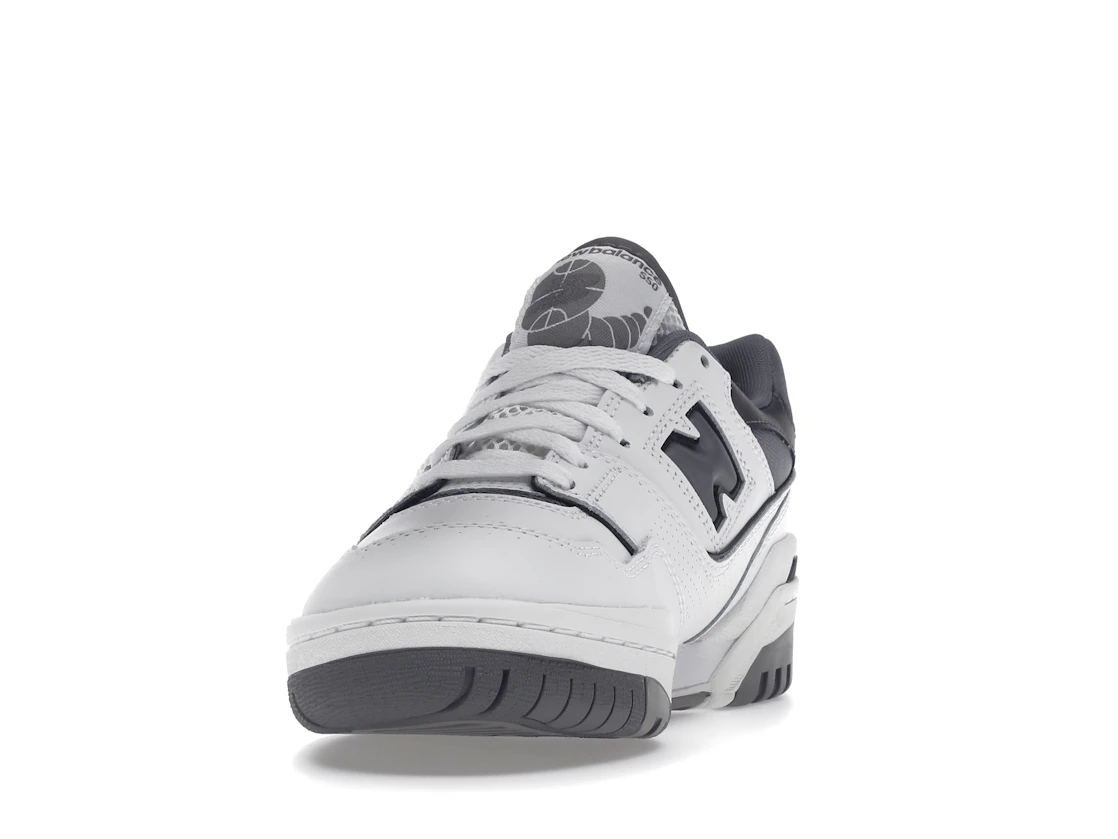 Vue 12 de New Balance 550 White Grey Dark Grey