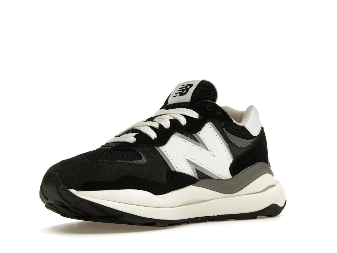 Vue 15 de New Balance 57/40 Black Sea Salt White 