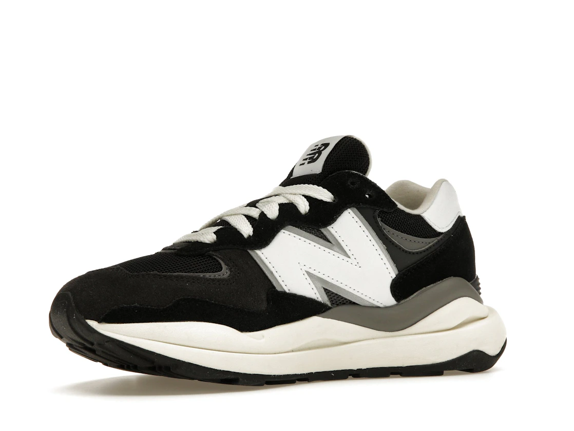 Vue 16 de New Balance 57/40 Black Sea Salt White 