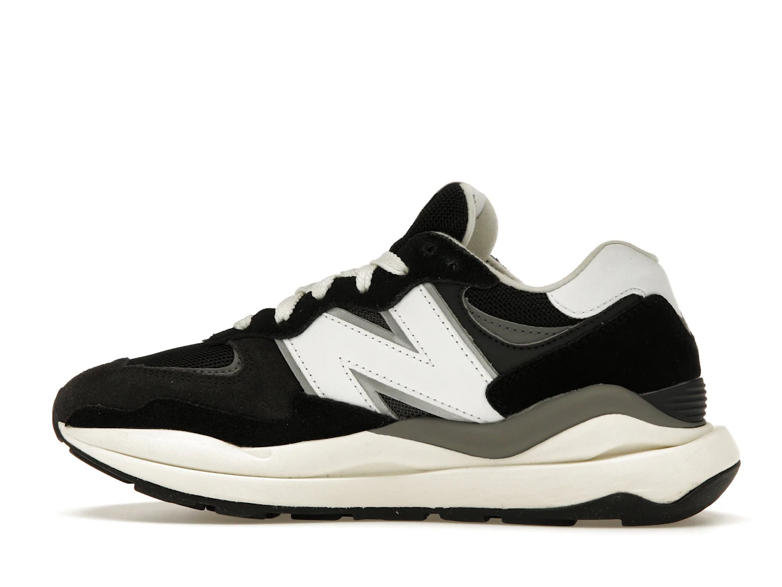 Vue 20 de New Balance 57/40 Black Sea Salt White 