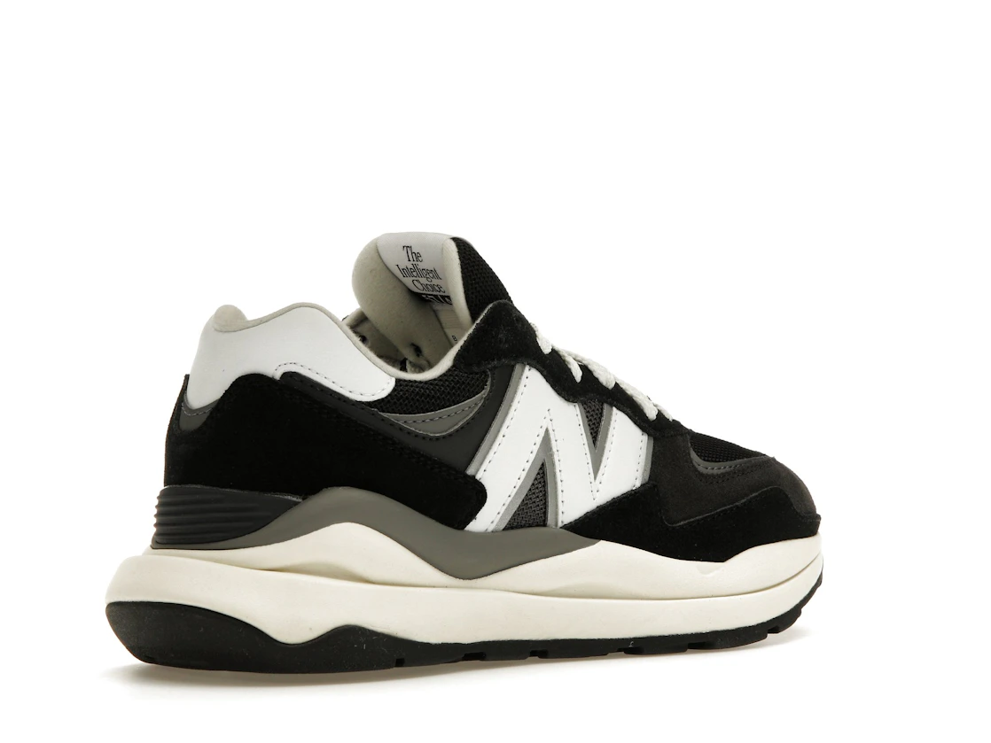 Vue 33 de New Balance 57/40 Black Sea Salt White 