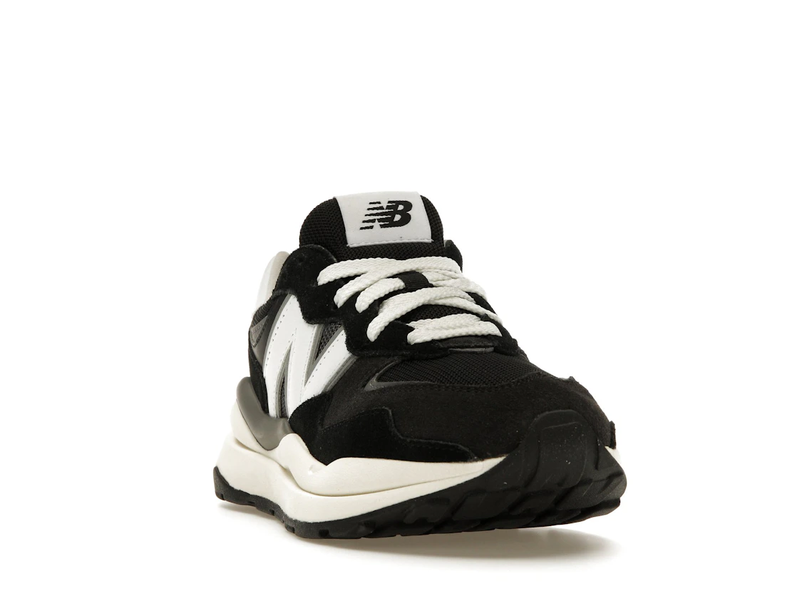 Vue 8 de New Balance 57/40 Black Sea Salt White 