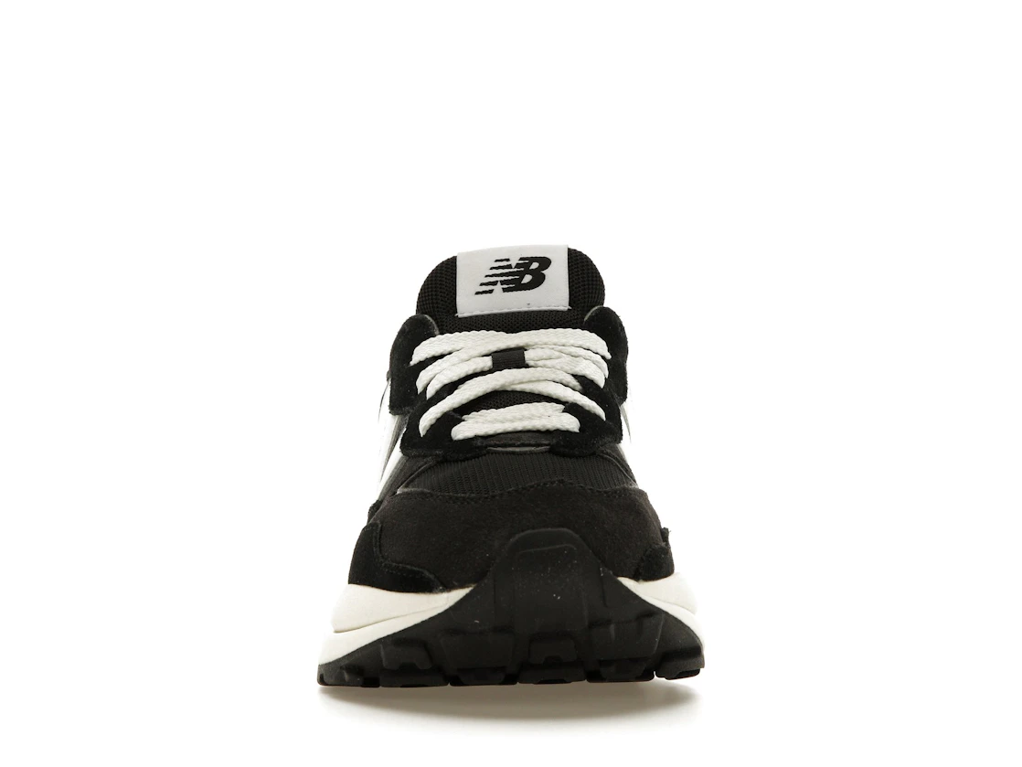 Vue 10 de New Balance 57/40 Black Sea Salt White 