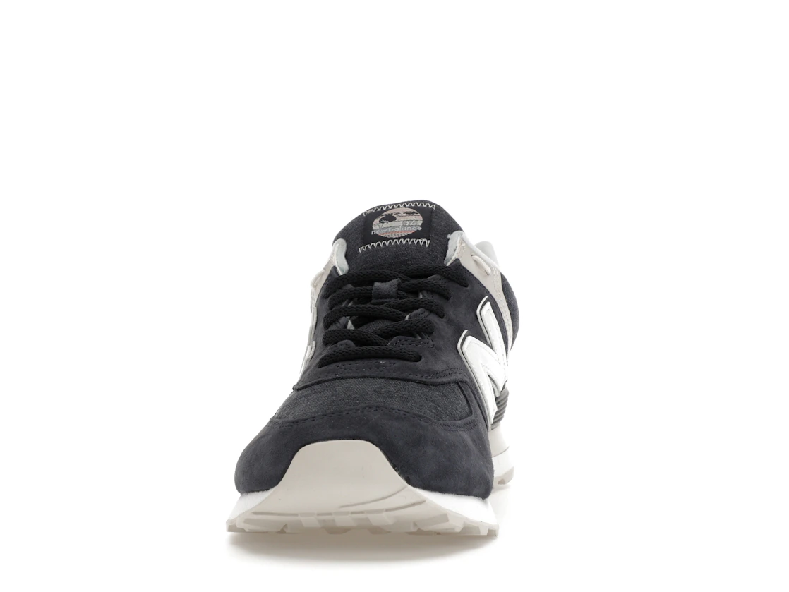 Vue 11 de New Balance 574 Fleece Navy