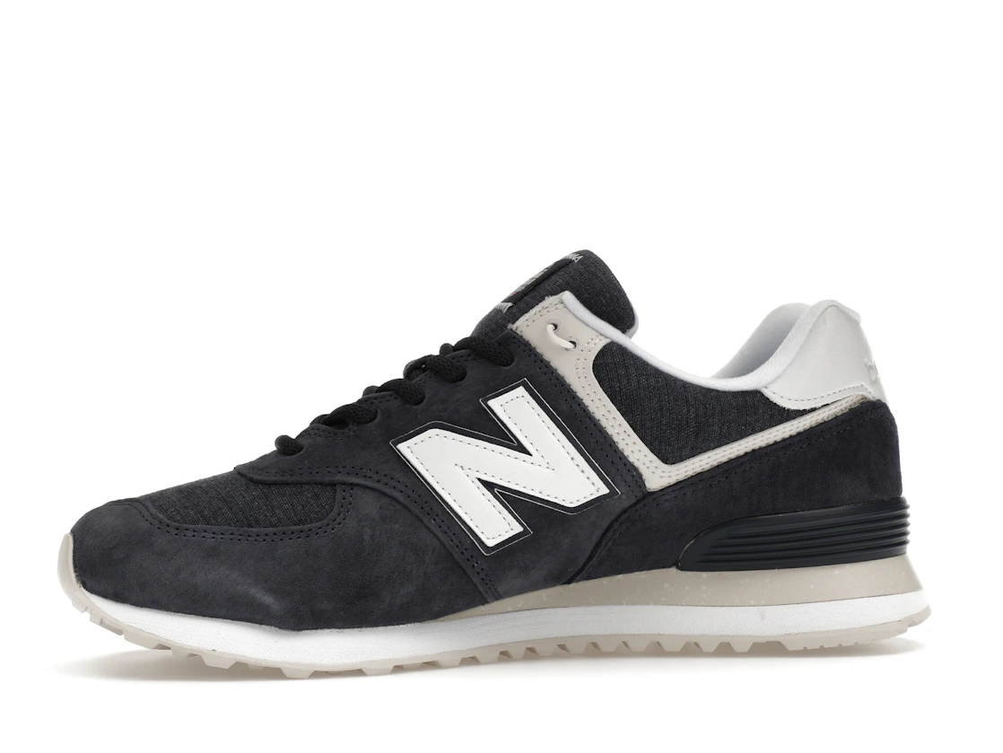 Vue 18 de New Balance 574 Fleece Navy