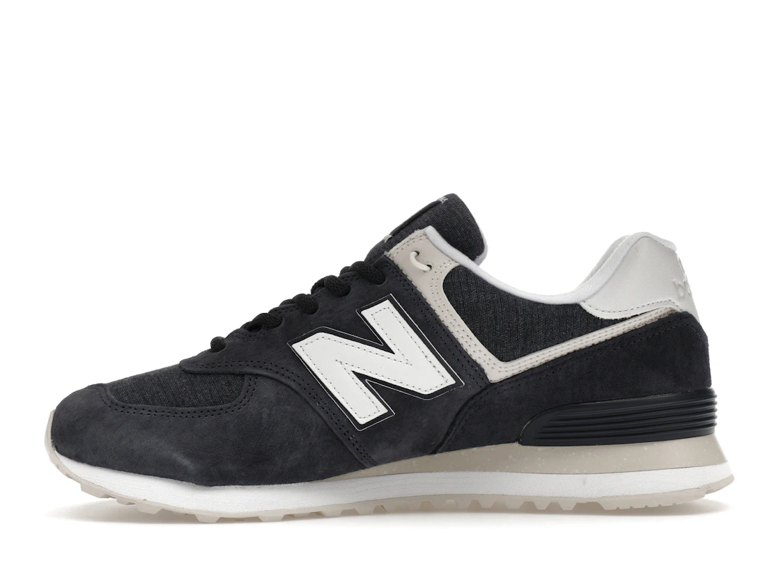 Vue 19 de New Balance 574 Fleece Navy