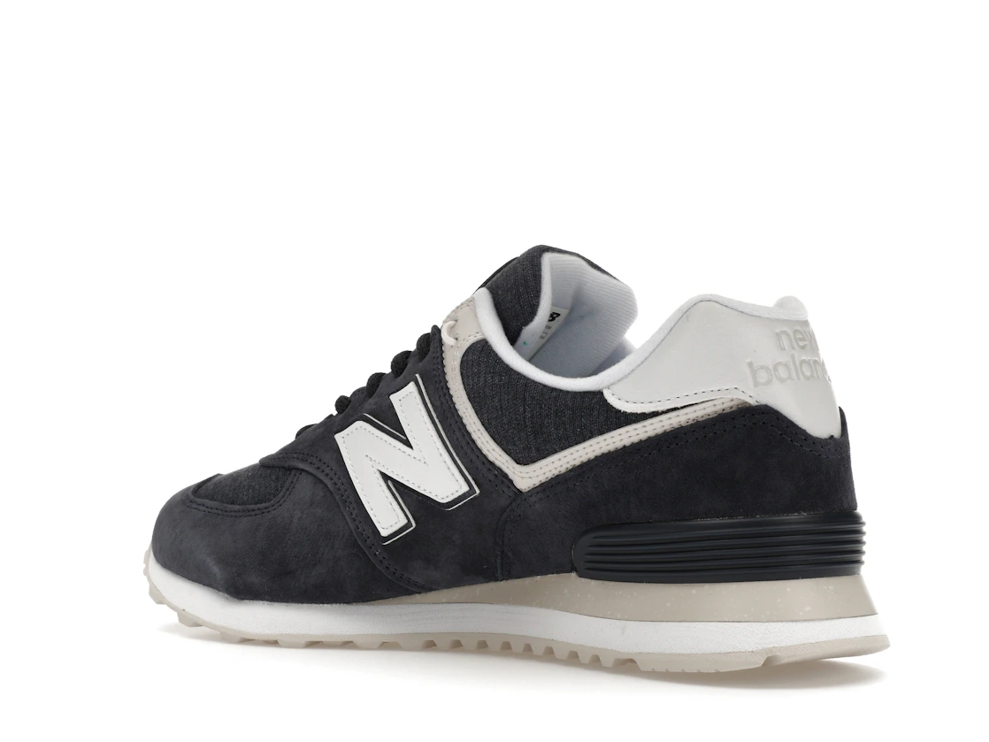 Vue 23 de New Balance 574 Fleece Navy