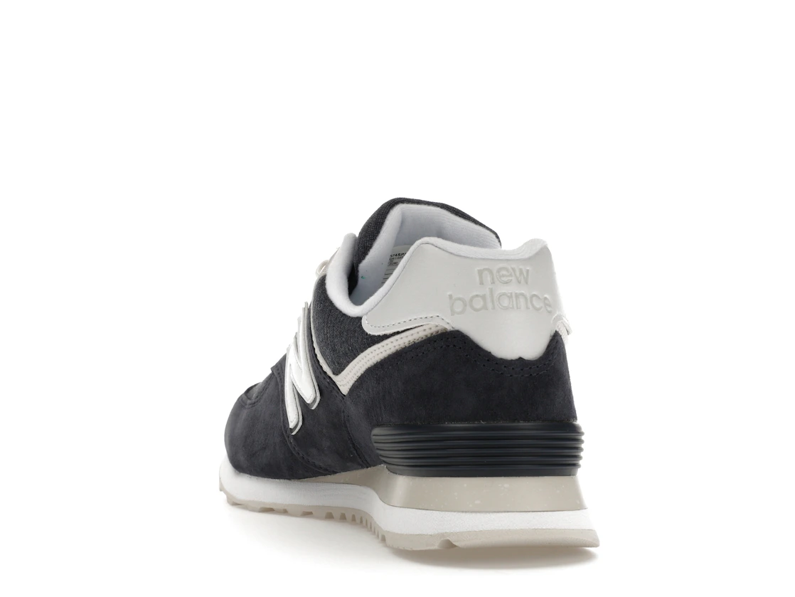 Vue 26 de New Balance 574 Fleece Navy