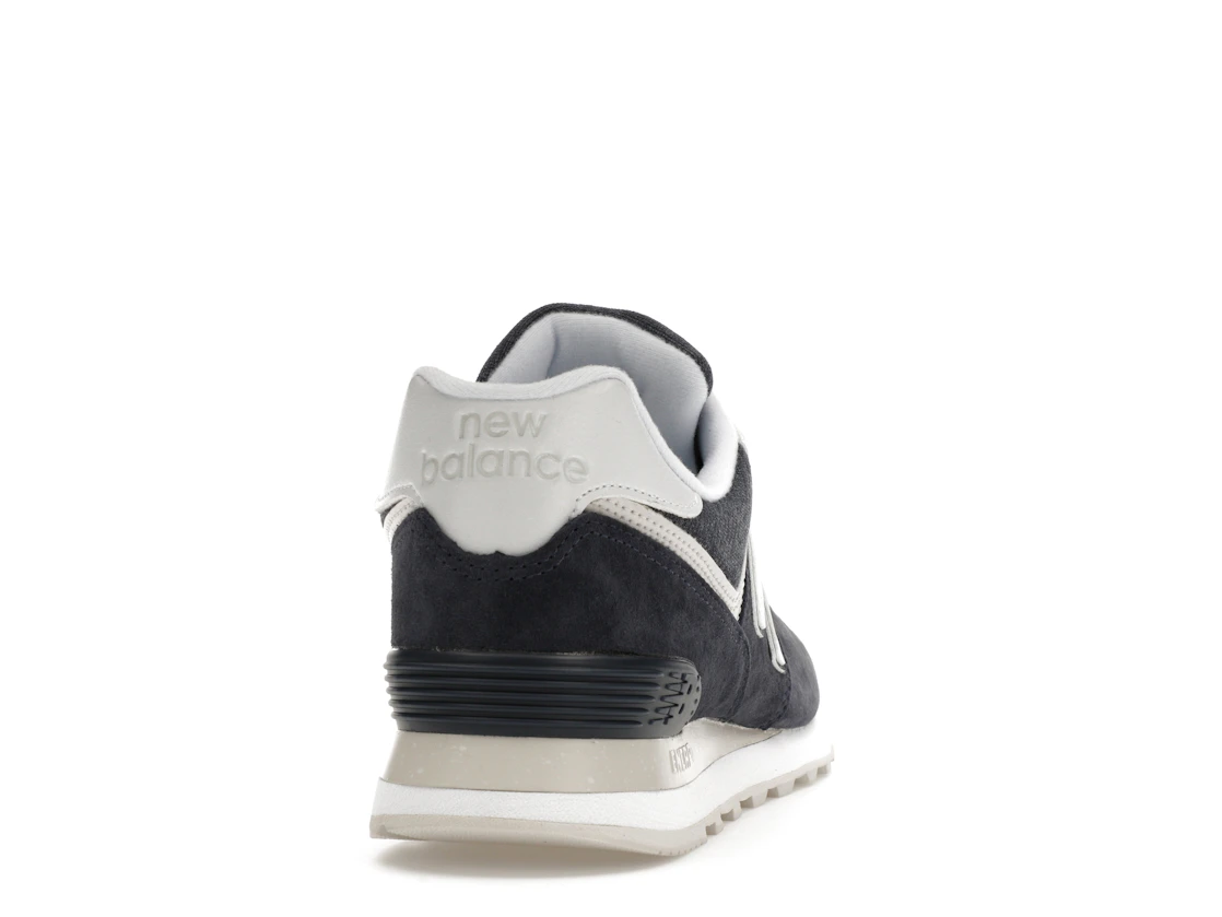 Vue 29 de New Balance 574 Fleece Navy
