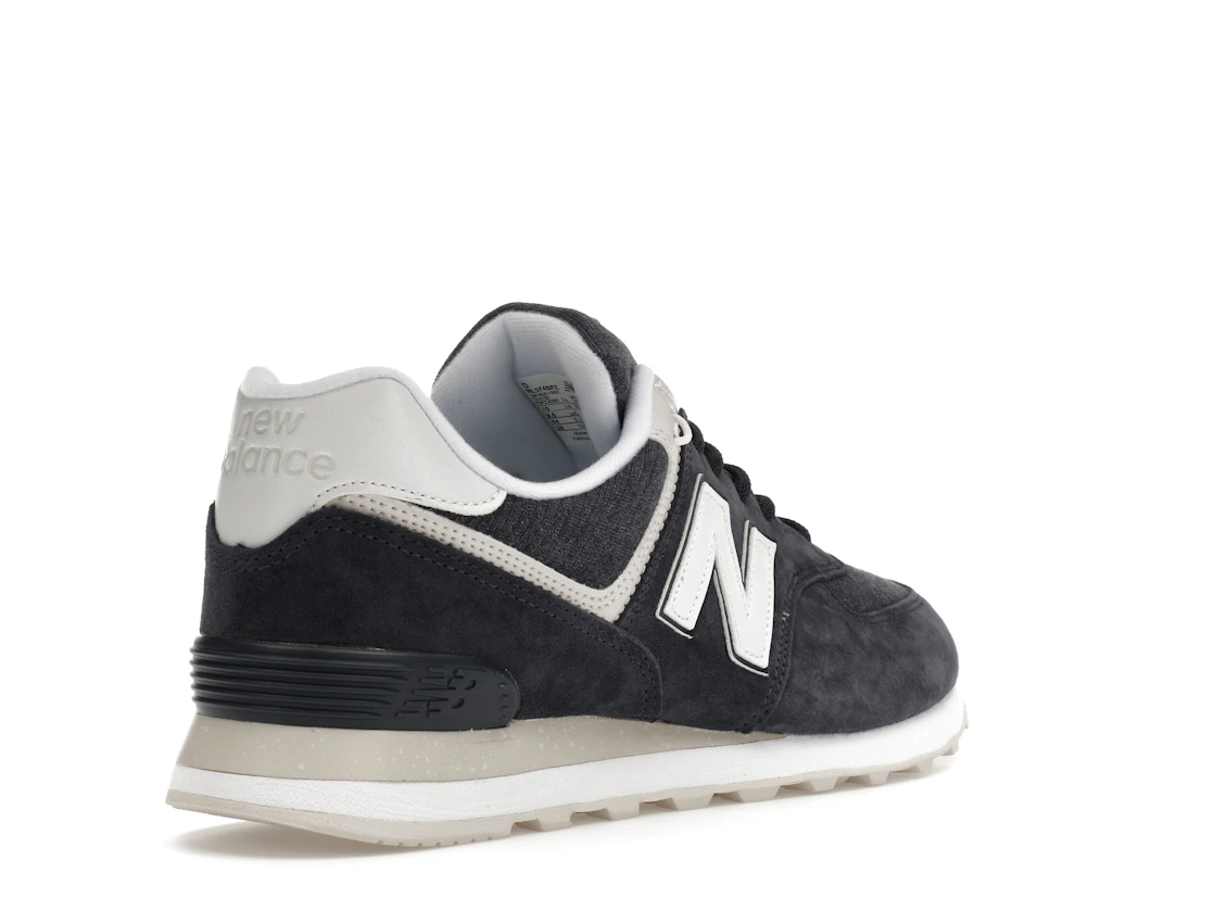 Vue 32 de New Balance 574 Fleece Navy