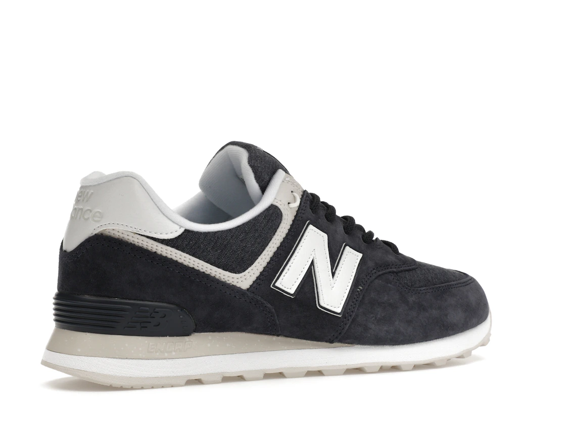Vue 34 de New Balance 574 Fleece Navy