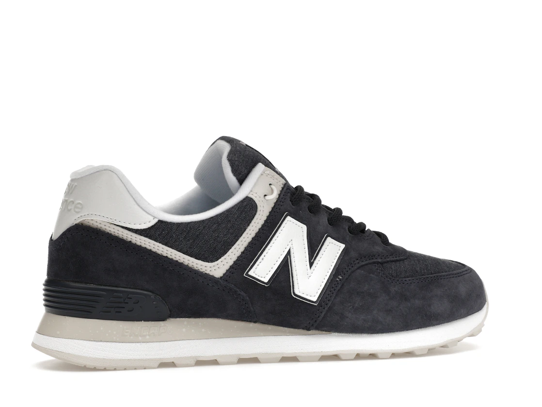 Vue 35 de New Balance 574 Fleece Navy