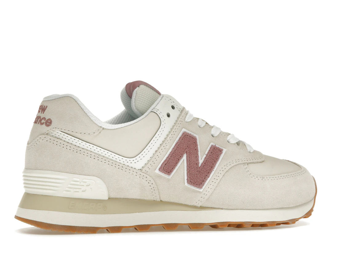 Vue 35 de New Balance 574 Sandstorm Angora 