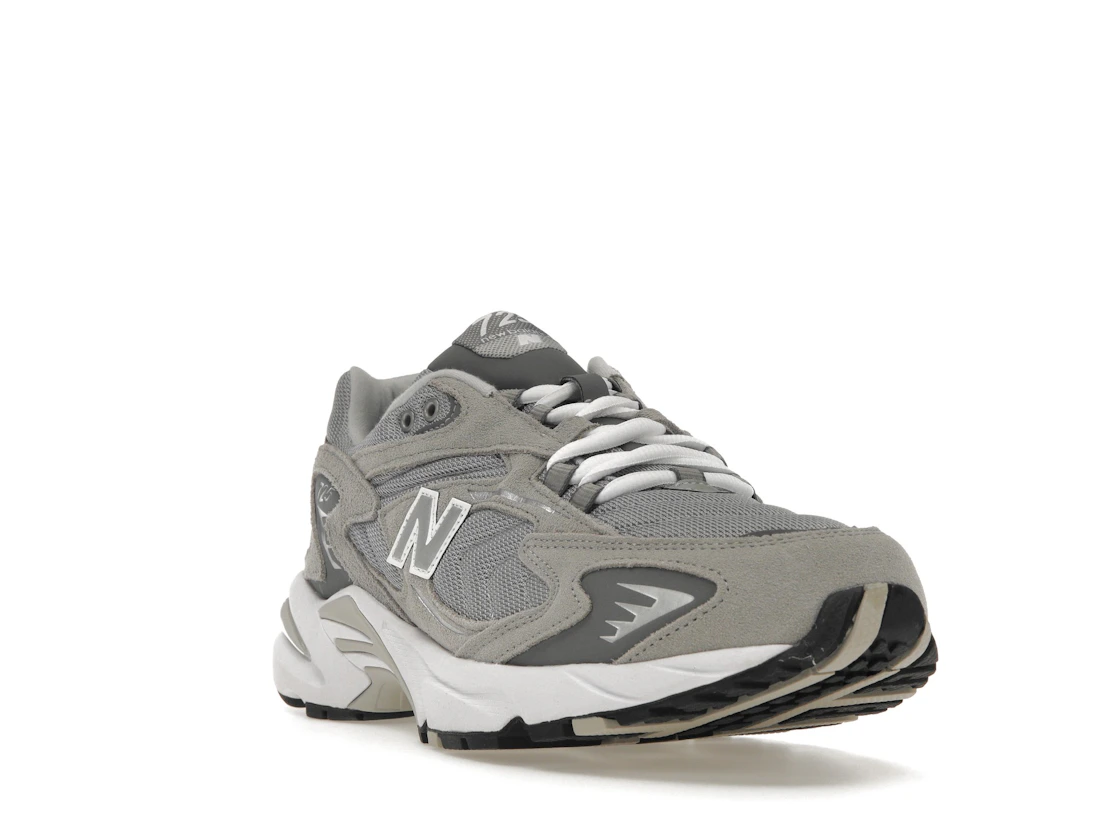 Vue 7 de New Balance 725 Grey