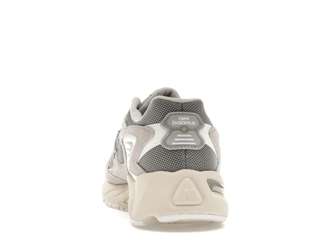 Vue 27 de New Balance 725 Light Grey