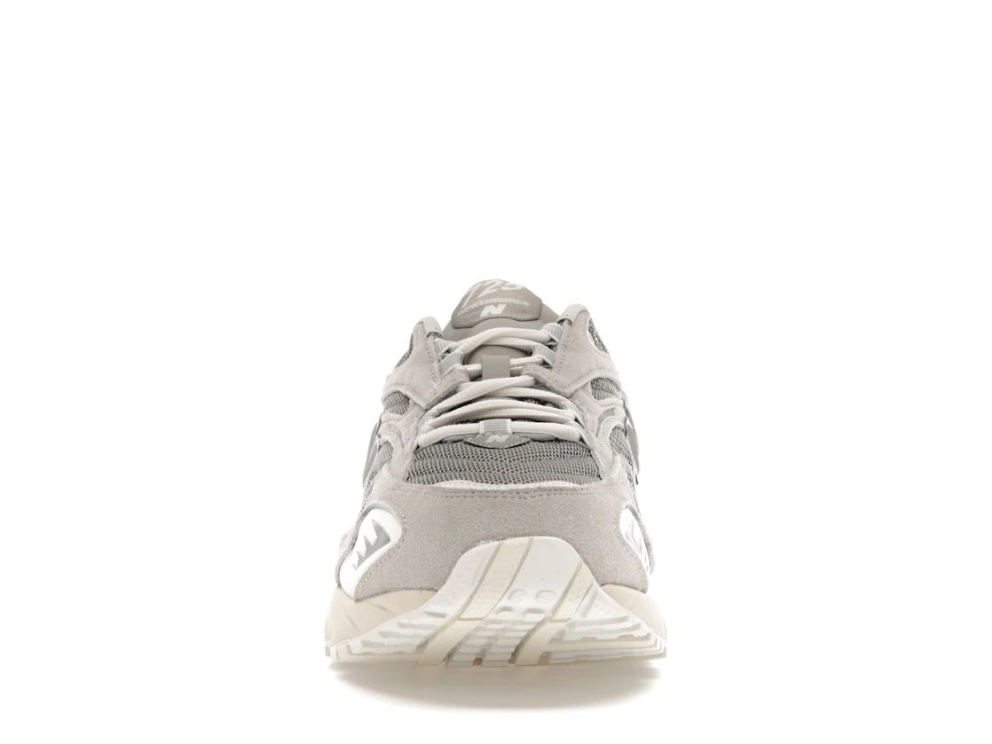 Vue 10 de New Balance 725 Light Grey