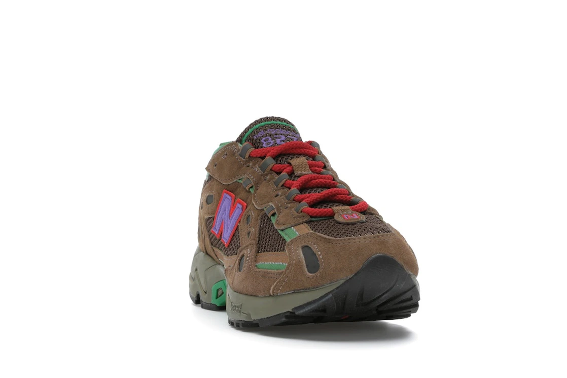 Vue 8 de New Balance 827 Stray Rats