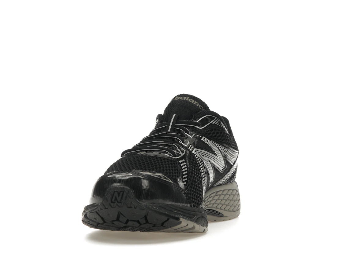 Vue 12 de New Balance 860v2 Black Silver