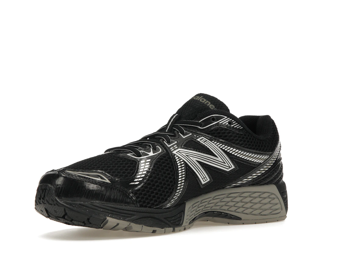Vue 15 de New Balance 860v2 Black Silver