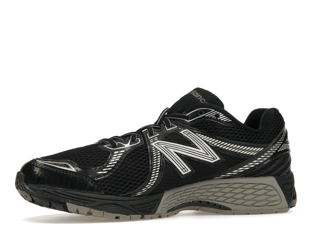 Vue 17 de New Balance 860v2 Black Silver