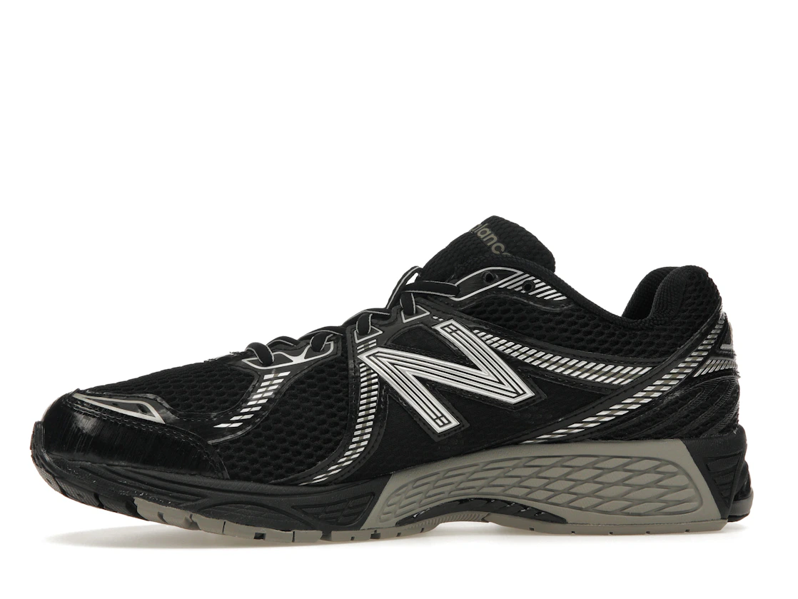 Vue 18 de New Balance 860v2 Black Silver