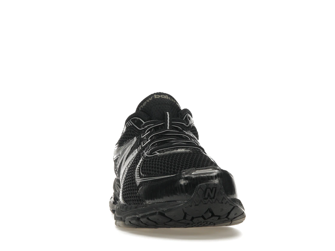 Vue 9 de New Balance 860v2 Black Silver