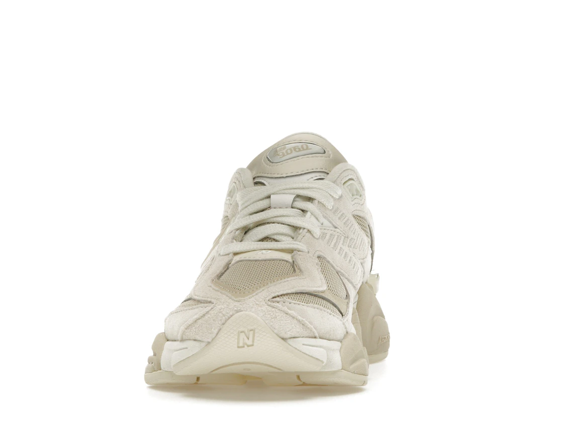 Vue 11 de New Balance 9060 Beige
