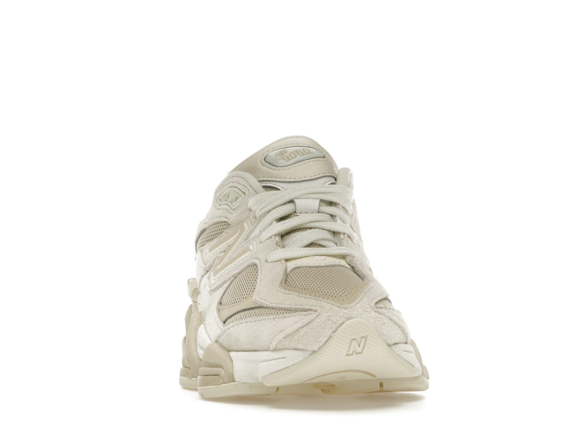 Vue 9 de New Balance 9060 Beige