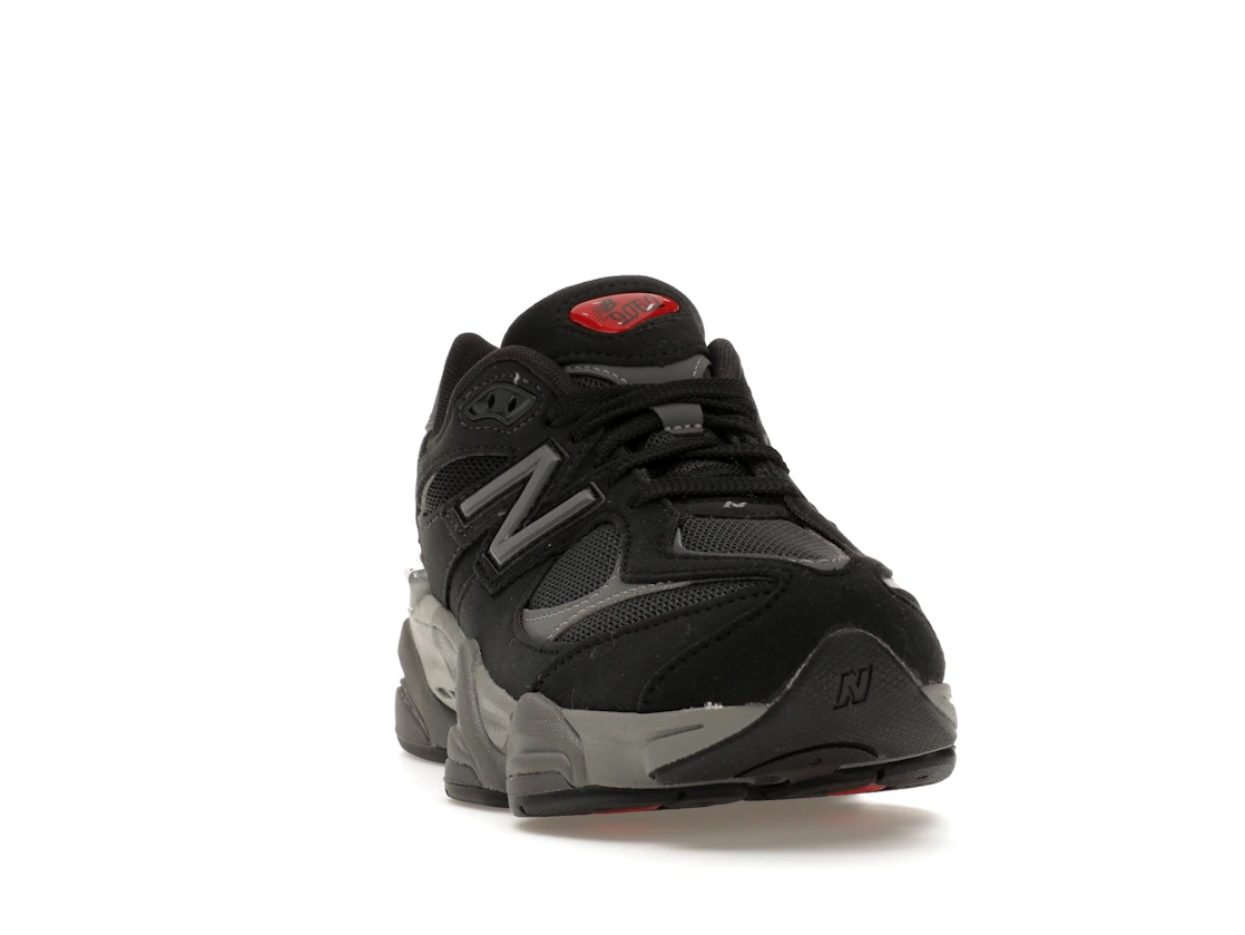 Vue 8 de New Balance 9060 Black Grey (GS)