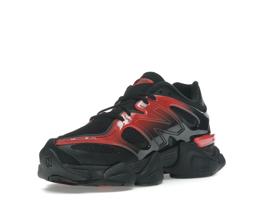 Vue 14 de New Balance 9060 Black Red Gradient