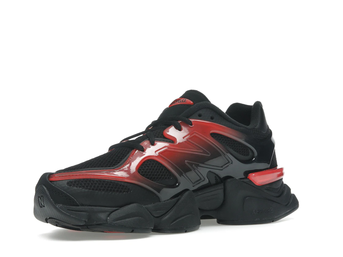 Vue 15 de New Balance 9060 Black Red Gradient