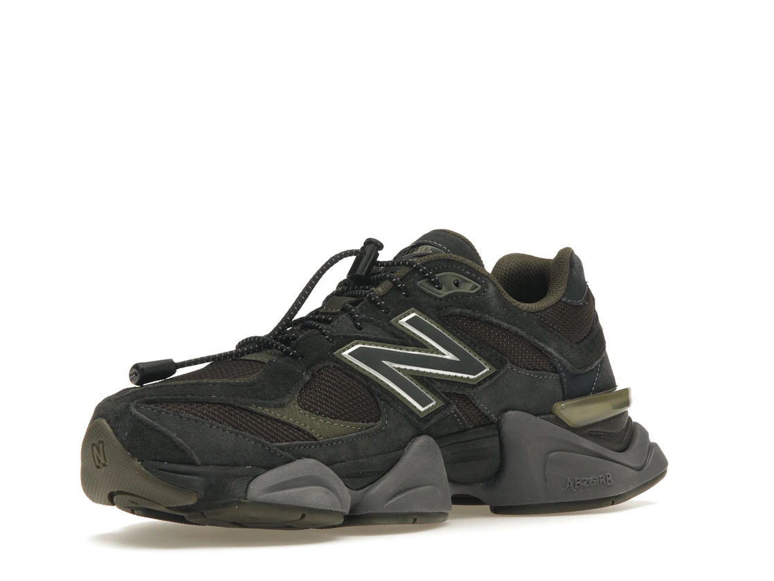 Vue 15 de New Balance 9060 Blacktop Dark Moss