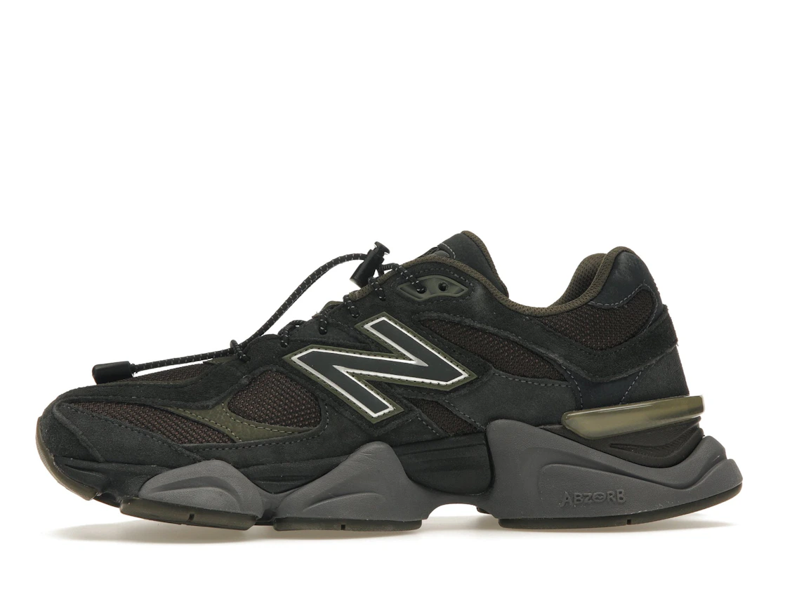 Vue 18 de New Balance 9060 Blacktop Dark Moss