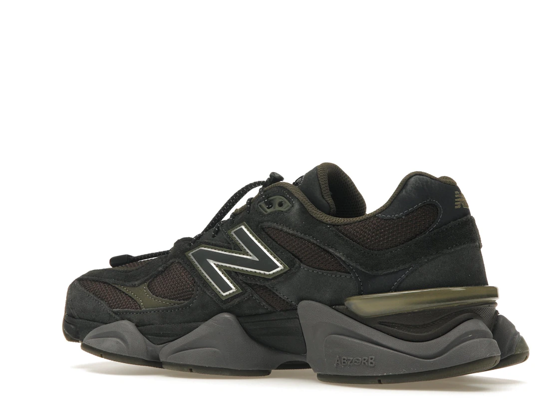 Vue 22 de New Balance 9060 Blacktop Dark Moss