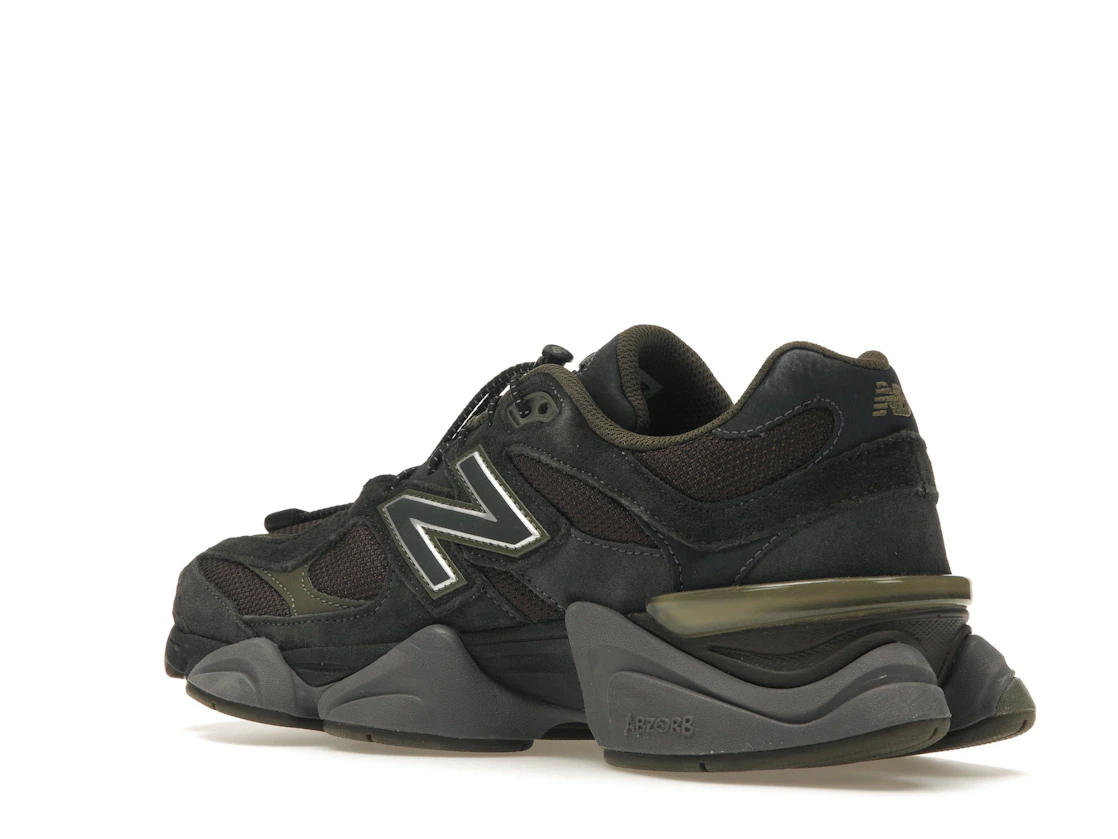 Vue 23 de New Balance 9060 Blacktop Dark Moss