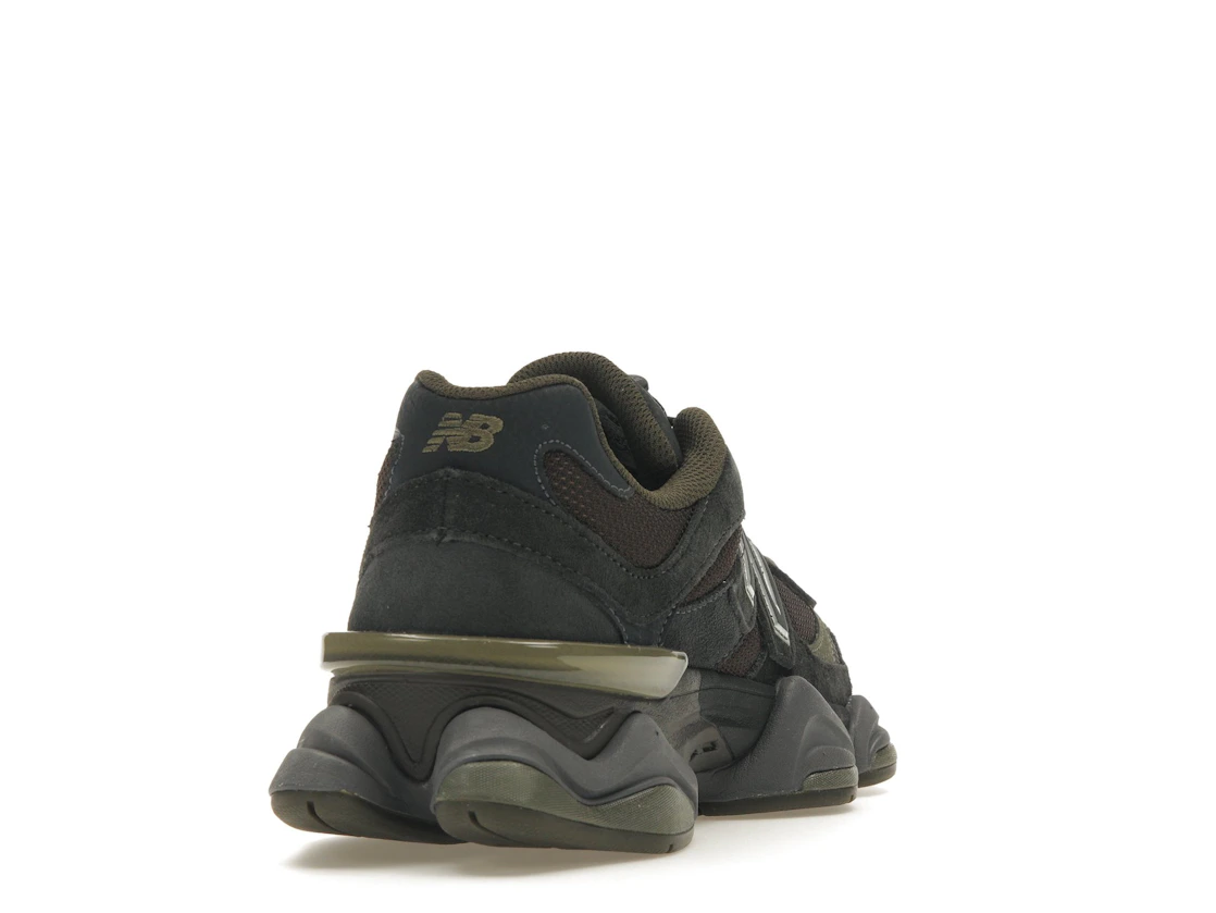 Vue 30 de New Balance 9060 Blacktop Dark Moss