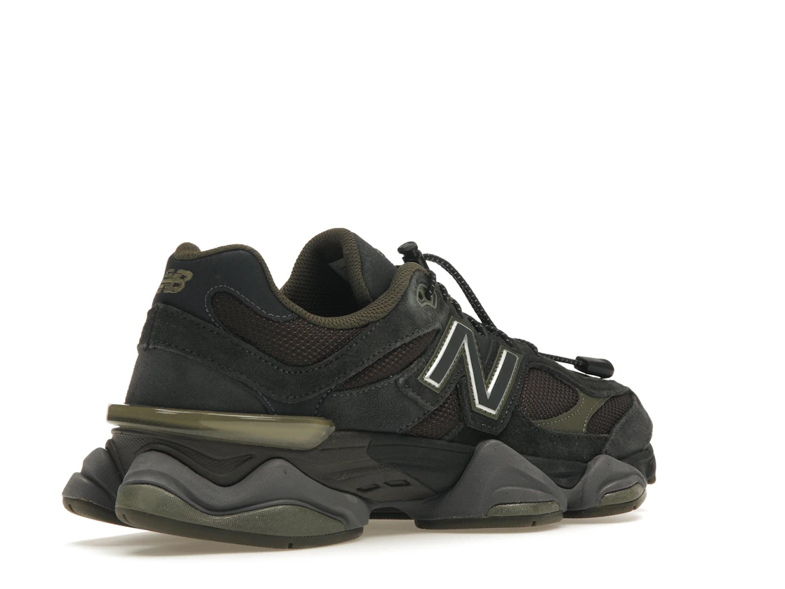Vue 33 de New Balance 9060 Blacktop Dark Moss