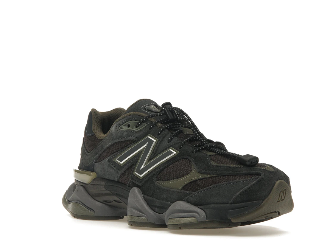 Vue 6 de New Balance 9060 Blacktop Dark Moss
